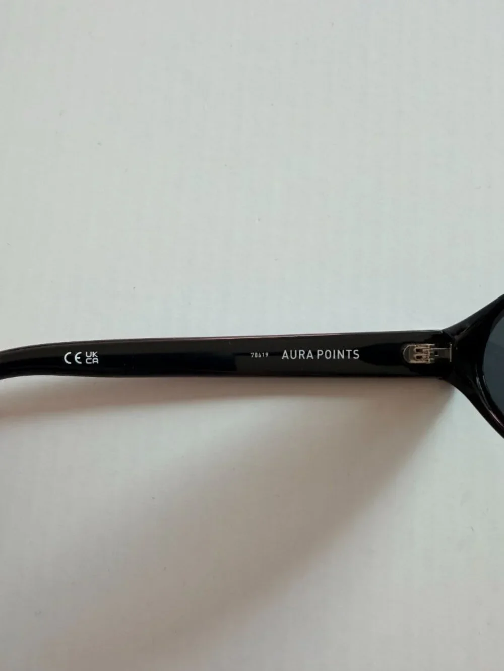 Quay Aura Points Sunglasses 78619 in Black Frame Smoke Lens